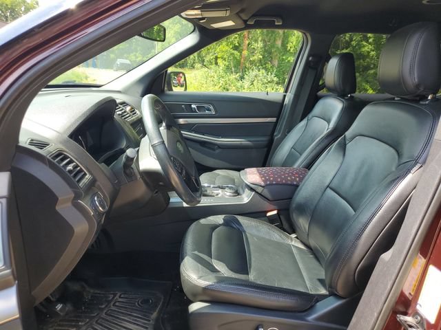 Used 2018 Ford Explorer XLT w/ Equipment Group 202A AWD/4WD image 7
