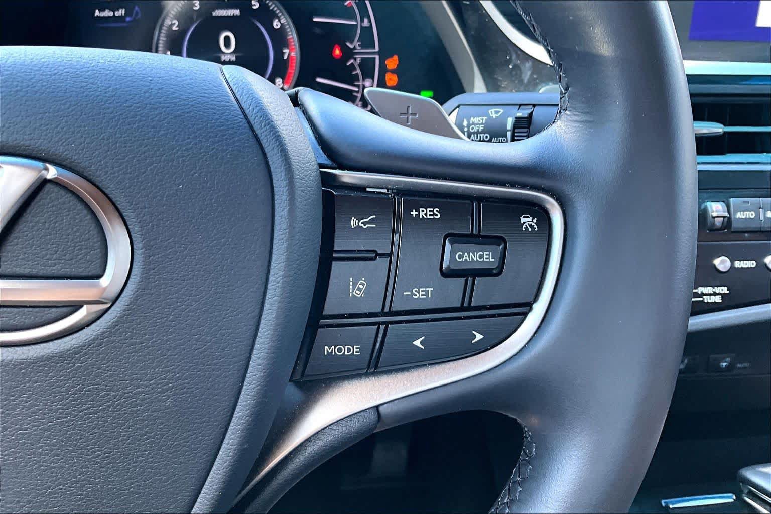 Used 2025 Lexus ES 350 w/ Premium Package FWD image 23