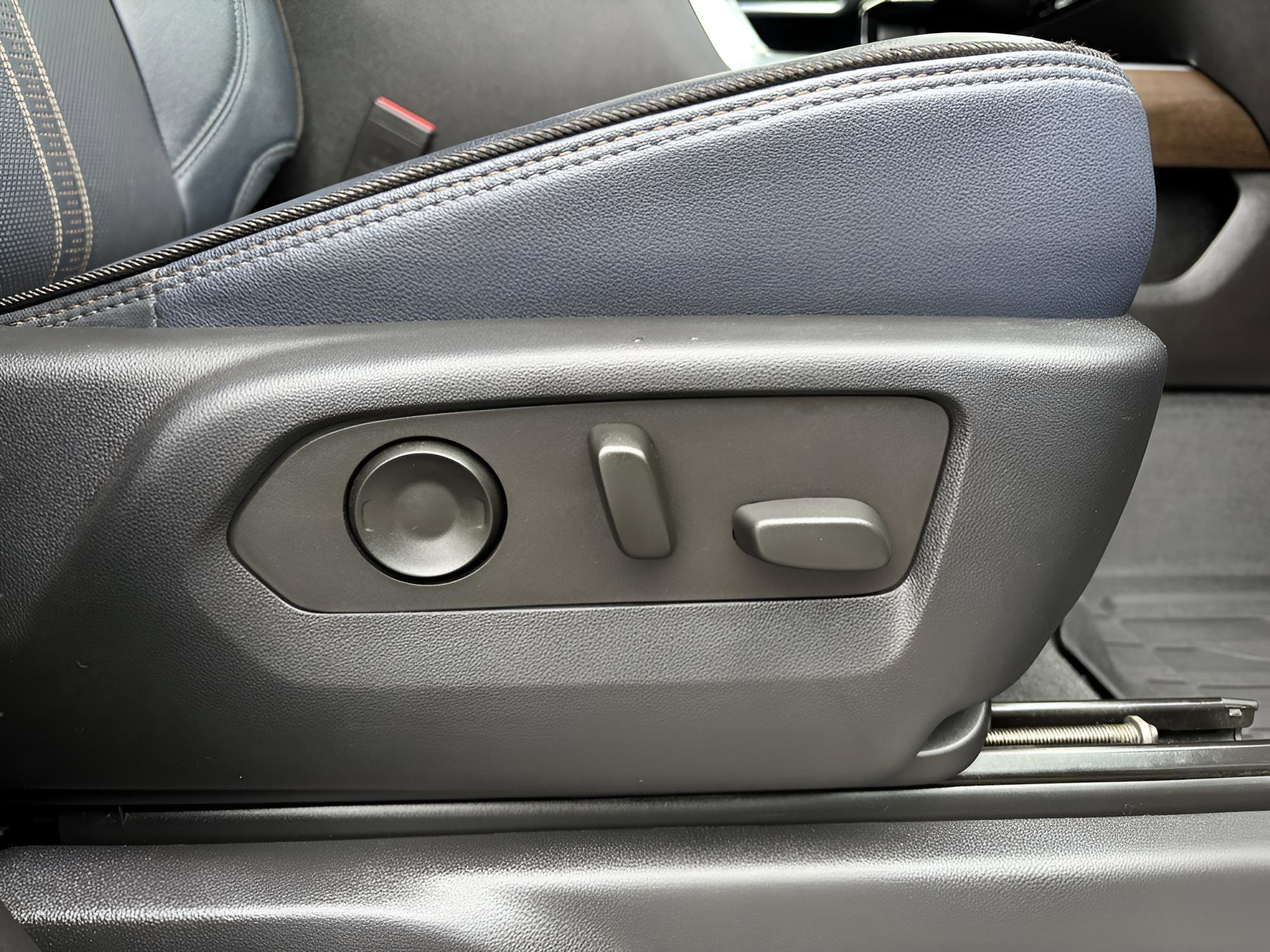 Used 2022 Chevrolet Silverado 1500 High Country image 67