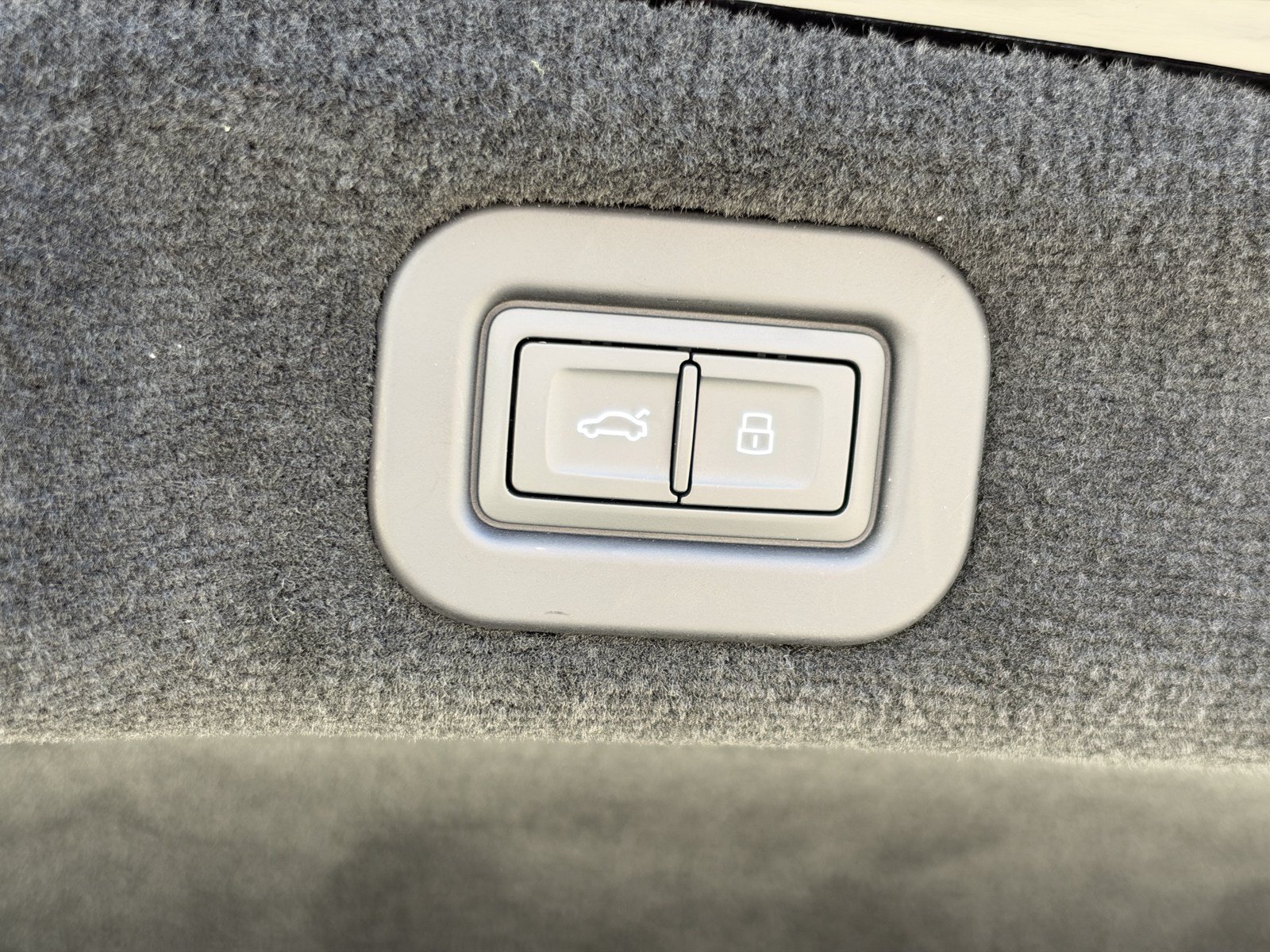 Certified 2023 Bentley Flying Spur W12 AWD/4WD image 45