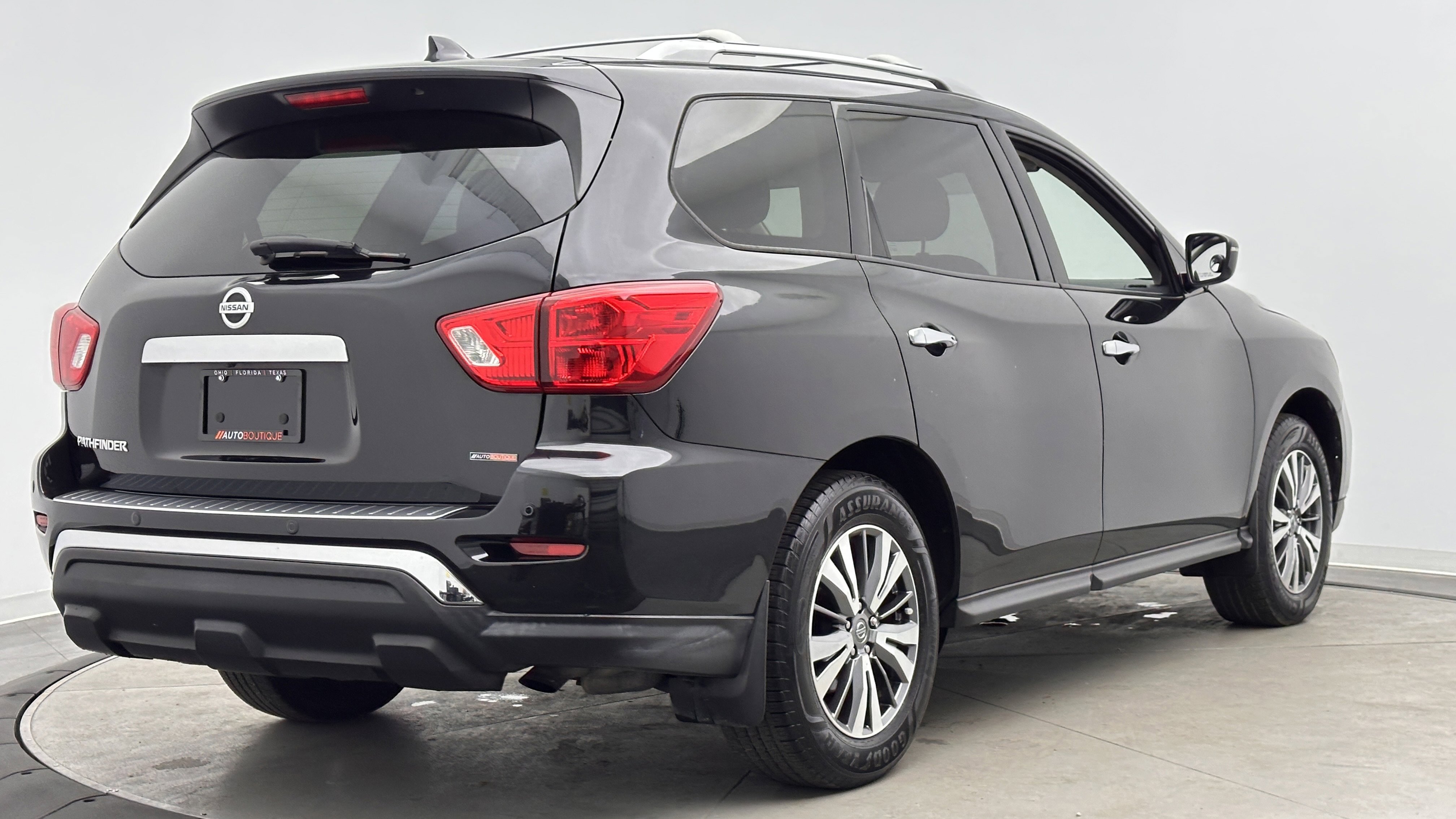 Used 2020 Nissan Pathfinder S FWD image 7