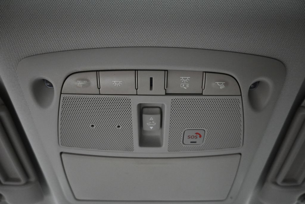 Used 2019 Nissan Armada Platinum RWD image 21