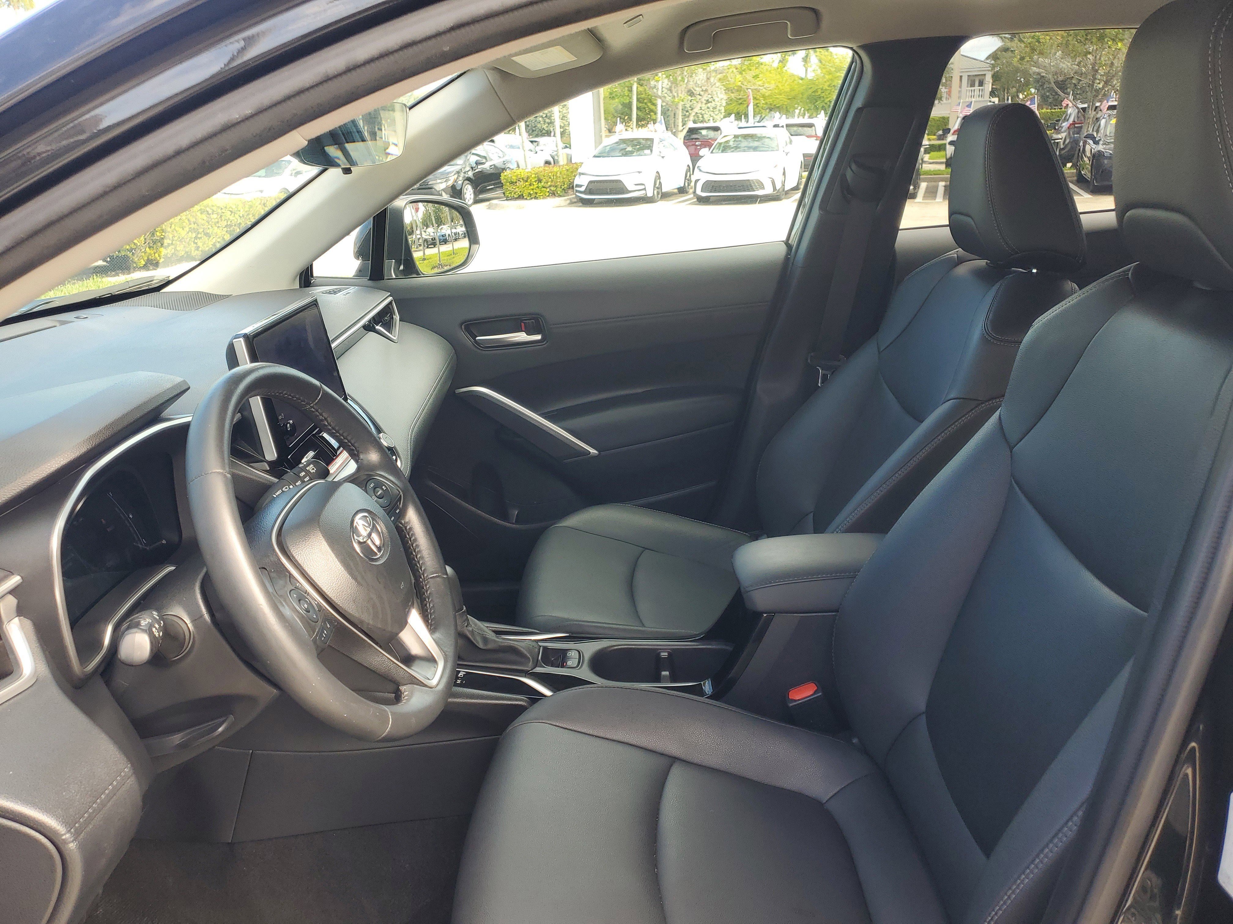 Used 2024 Toyota Corolla Cross XLE image 15