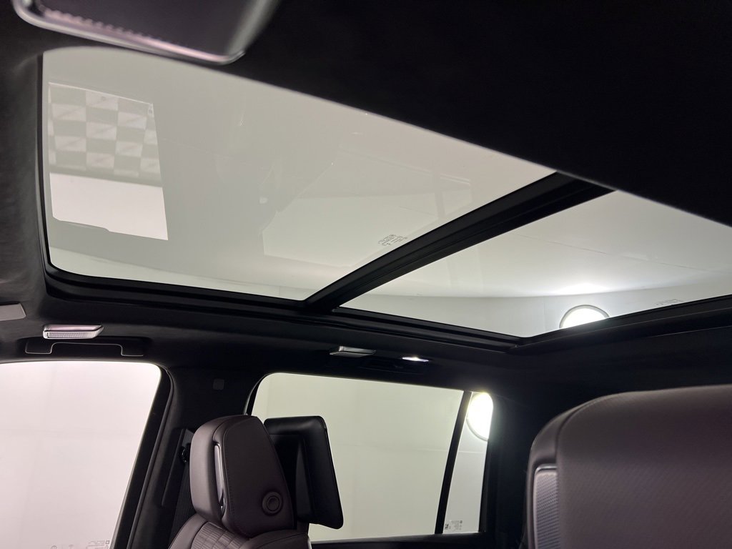 Used 2024 Cadillac Escalade ESV Sport Platinum w/ LPO, ONYX Package image 35