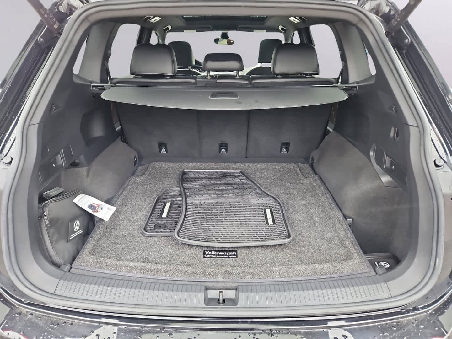 Certified 2023 Volkswagen Tiguan SEL R-Line AWD/4WD image 38