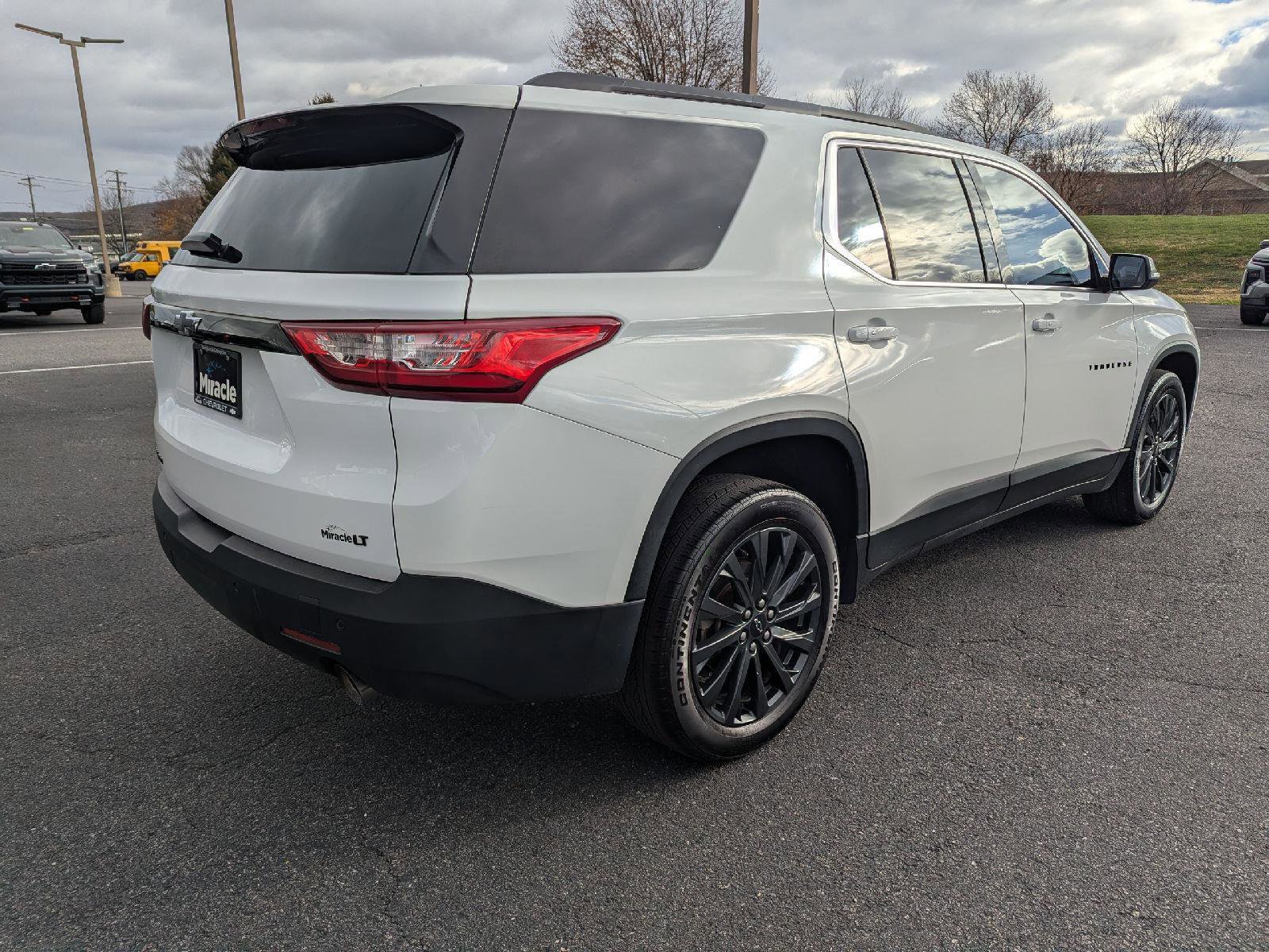 Used 2019 Chevrolet Traverse LT w/ LPO, Blackout Package image 8