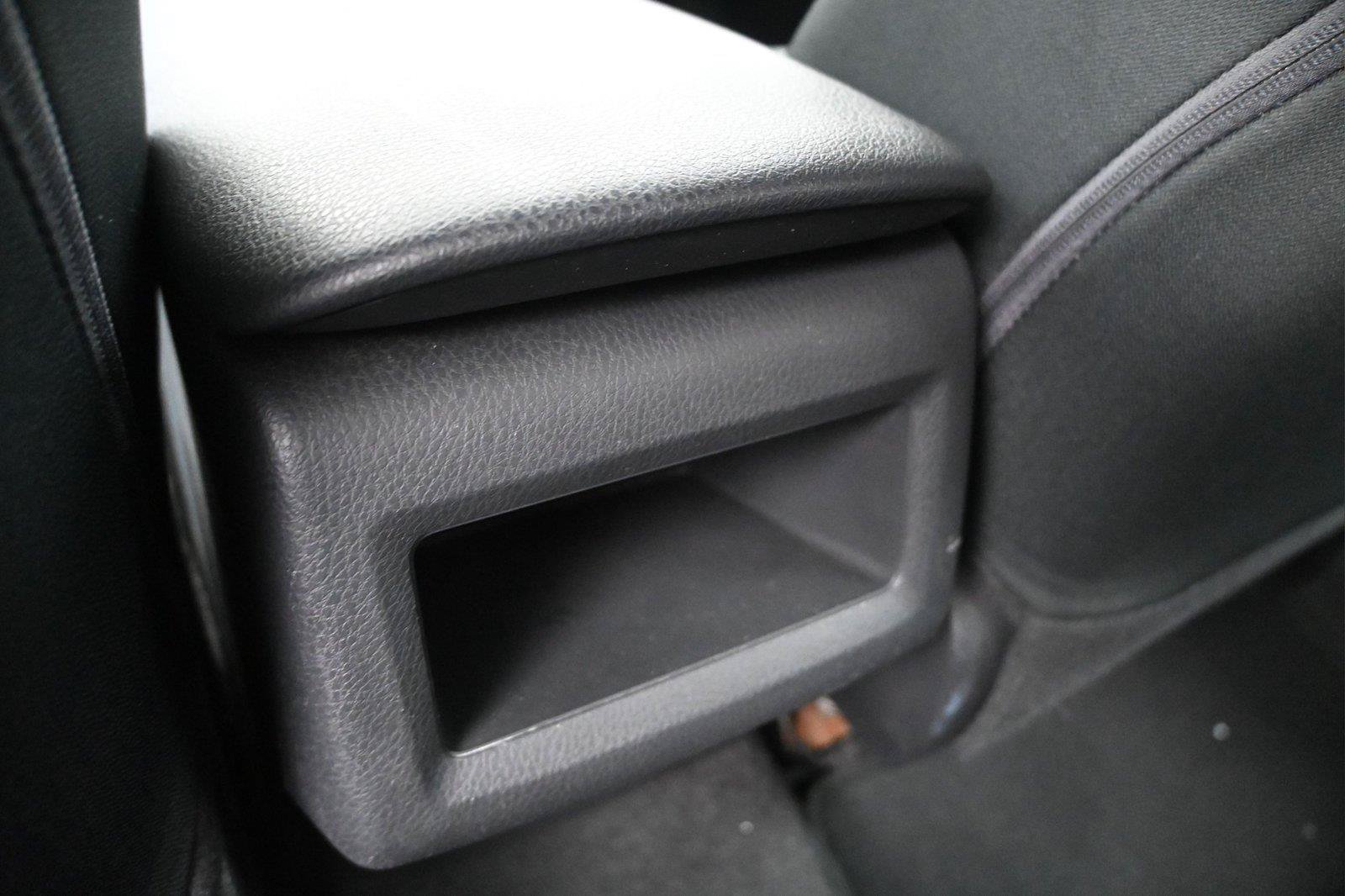 Used 2020 Toyota Camry LE FWD image 13