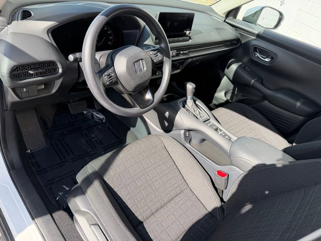 Used 2024 Honda HR-V LX image 2