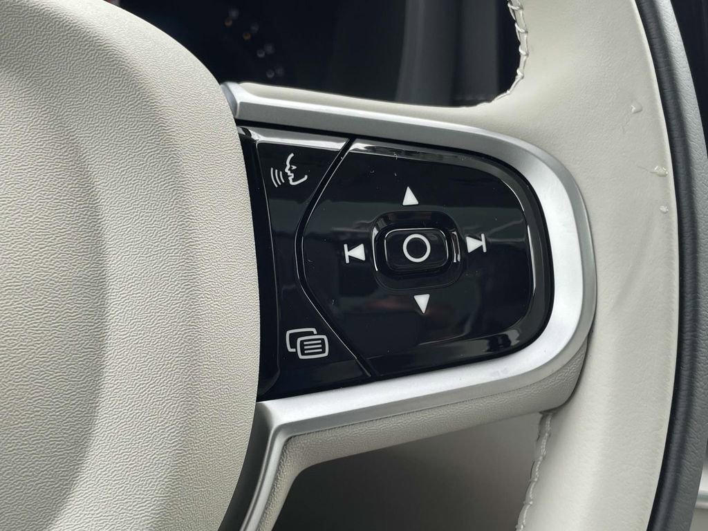 New 2026 Volvo XC60 B5 Ultra w/ Protection Package Premier image 14