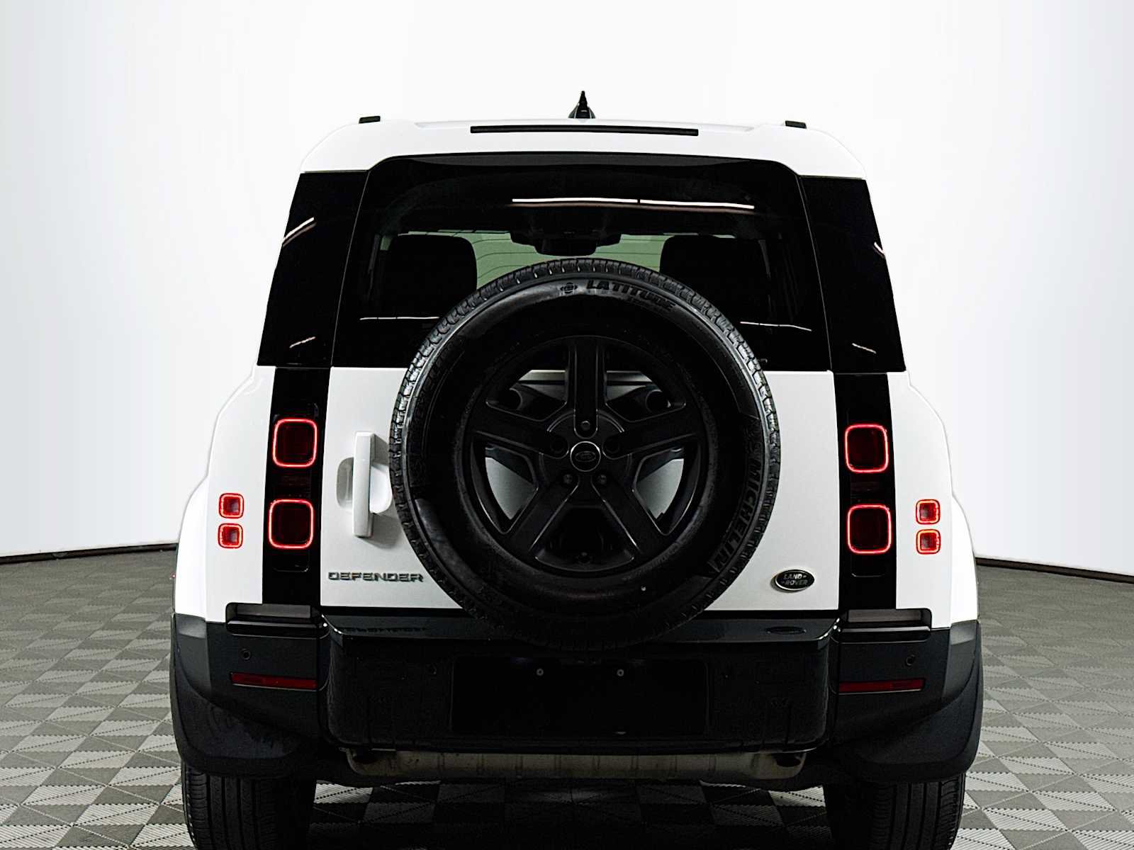 Used 2022 Land Rover Defender 110 AWD/4WD image 6
