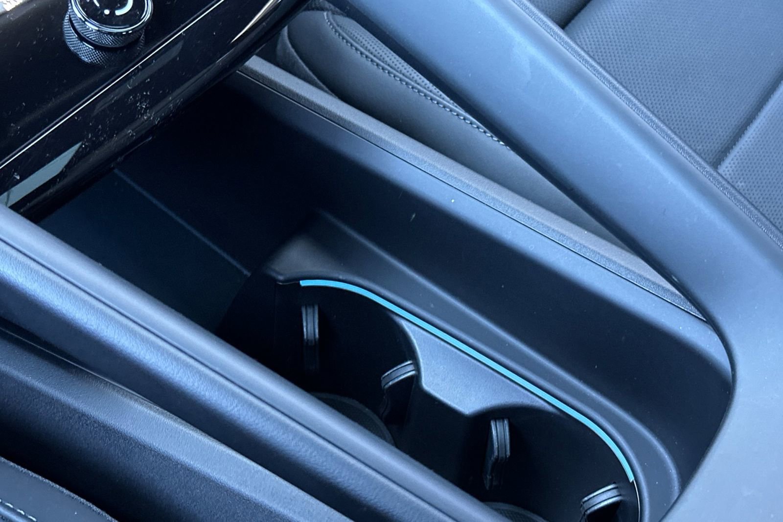 Certified 2025 Porsche Macan 4S Electric image 26