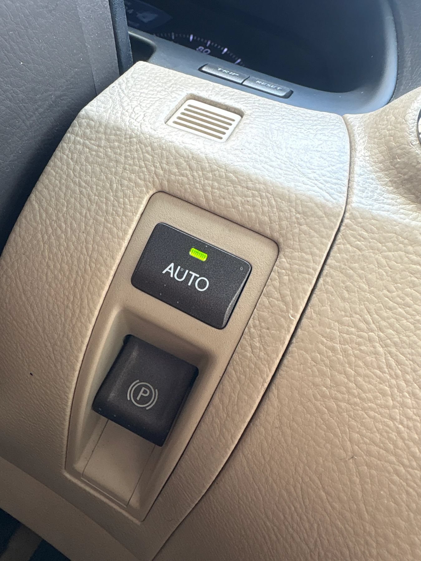 Used 2012 Lexus LS 460 w/ Luxury Value Edition RWD image 32