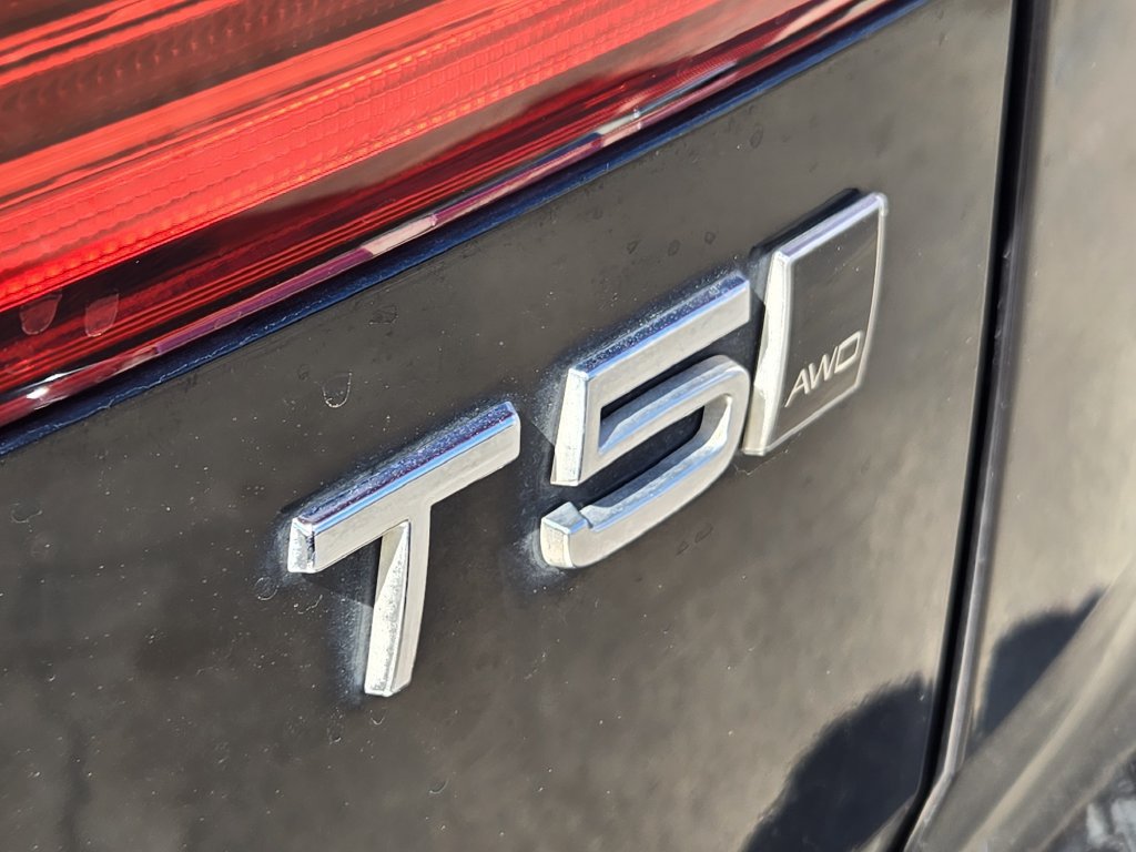 Used 2018 Volvo XC60 T5 Momentum w/ Convenience Package AWD/4WD image 14