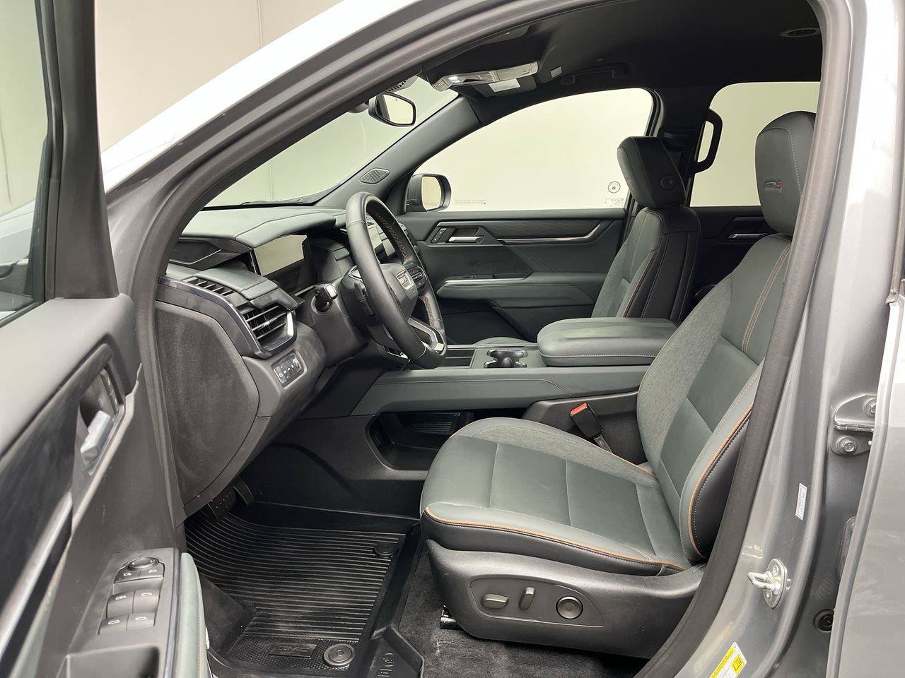 Certified 2025 GMC Acadia AT4 w/ LPO, Floor Liner Package AWD/4WD image 3