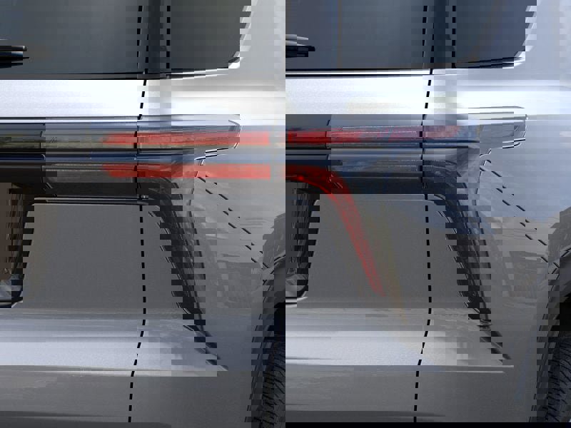 New 2026 Chevrolet Traverse LT w/ Sun and Wheel Package image 11