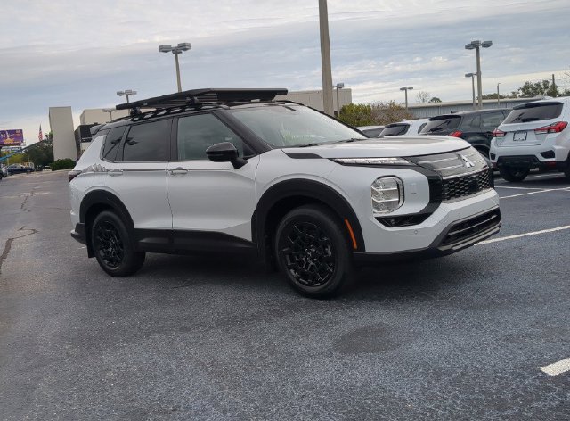 New 2026 Mitsubishi Outlander AWD image 4