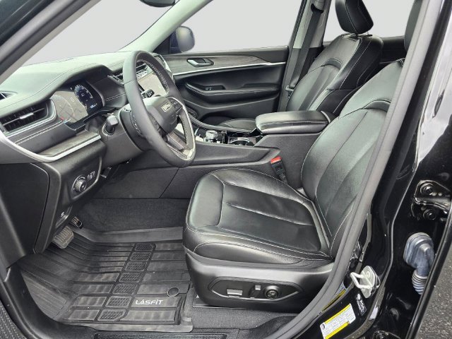 Used 2023 Jeep Grand Cherokee L Limited AWD/4WD image 18