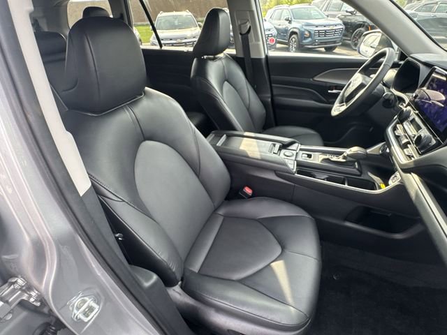 Used 2024 Toyota Grand Highlander Limited image 29
