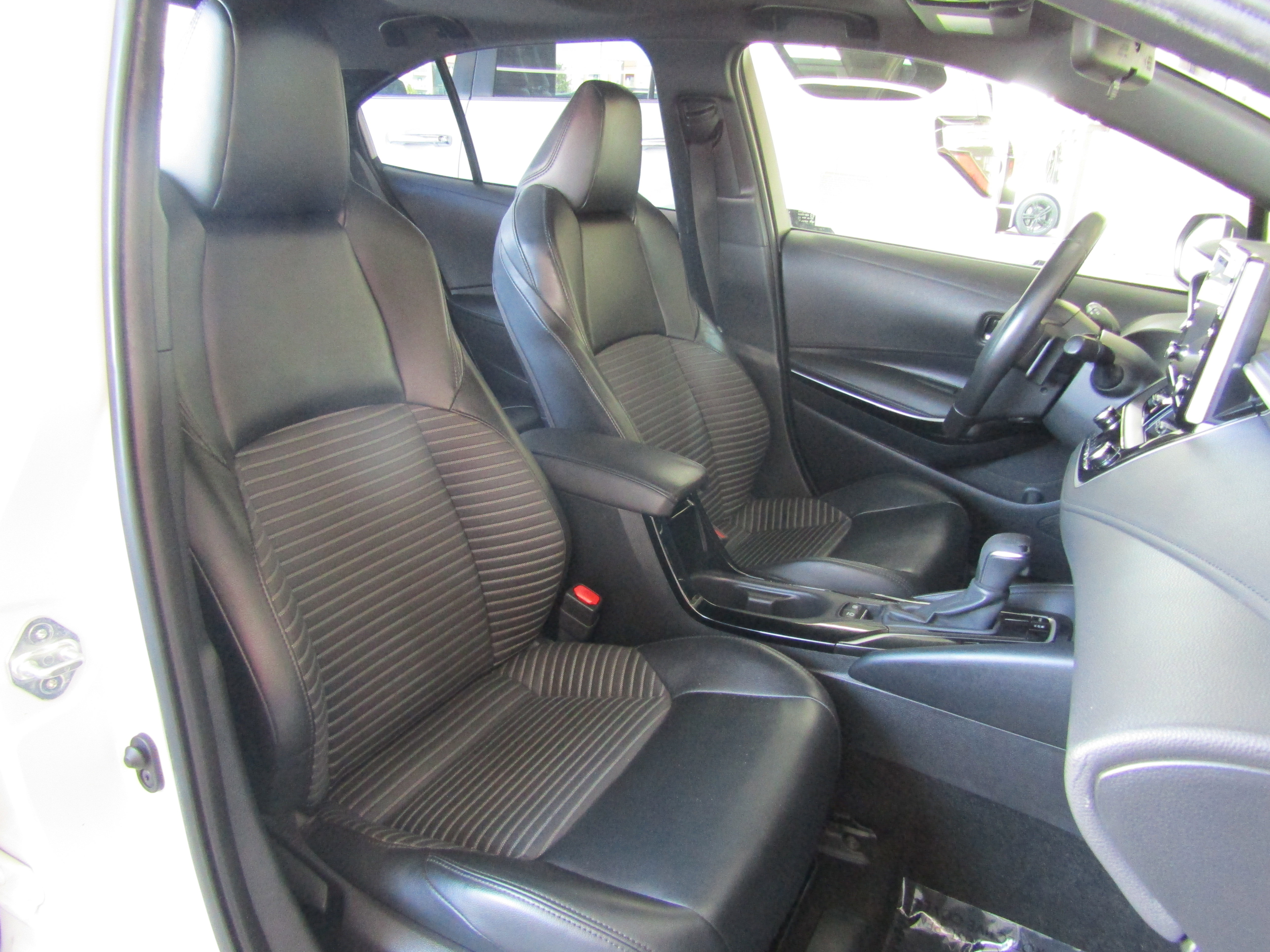Used 2020 Toyota Corolla XSE image 12