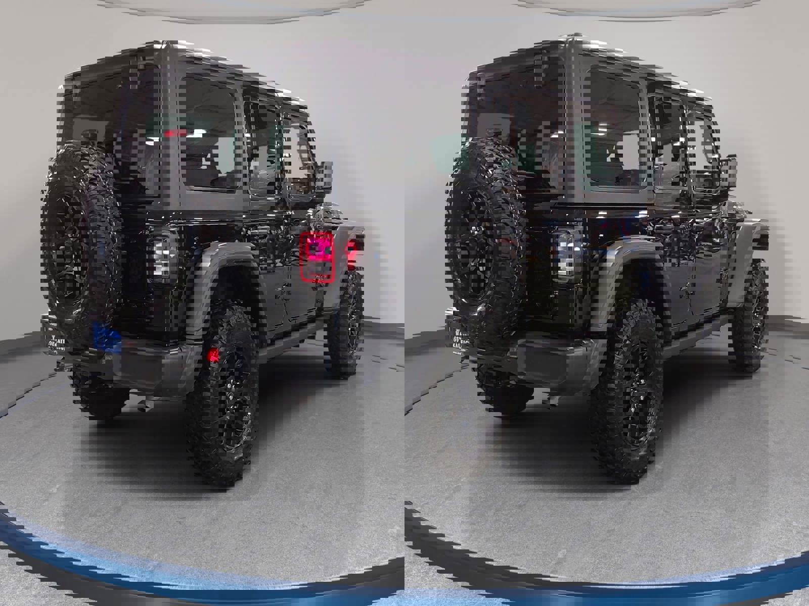 Used 2025 Jeep Wrangler Willys image 5