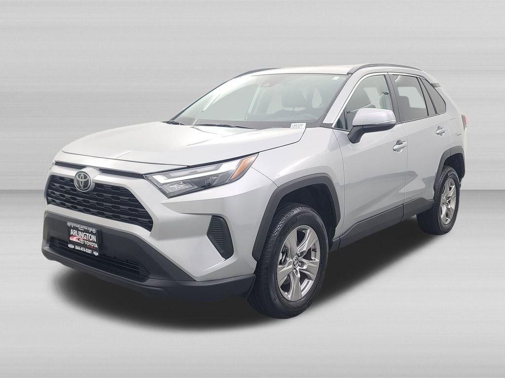 Used 2025 Toyota RAV4 XLE AWD/4WD image 9