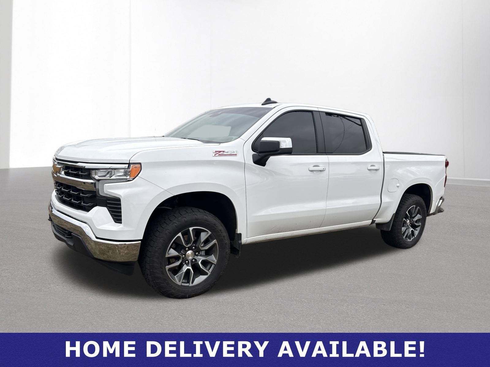 Used 2025 Chevrolet Silverado 1500 LT image 3