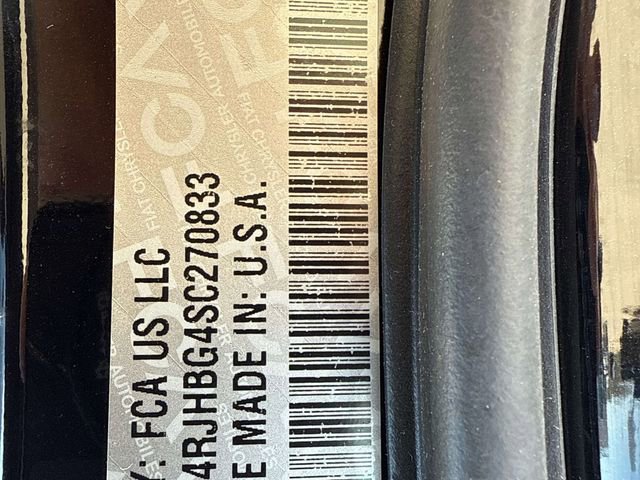 Used 2025 Jeep Grand Cherokee Limited w/ Luxury Tech Group II AWD/4WD image 36