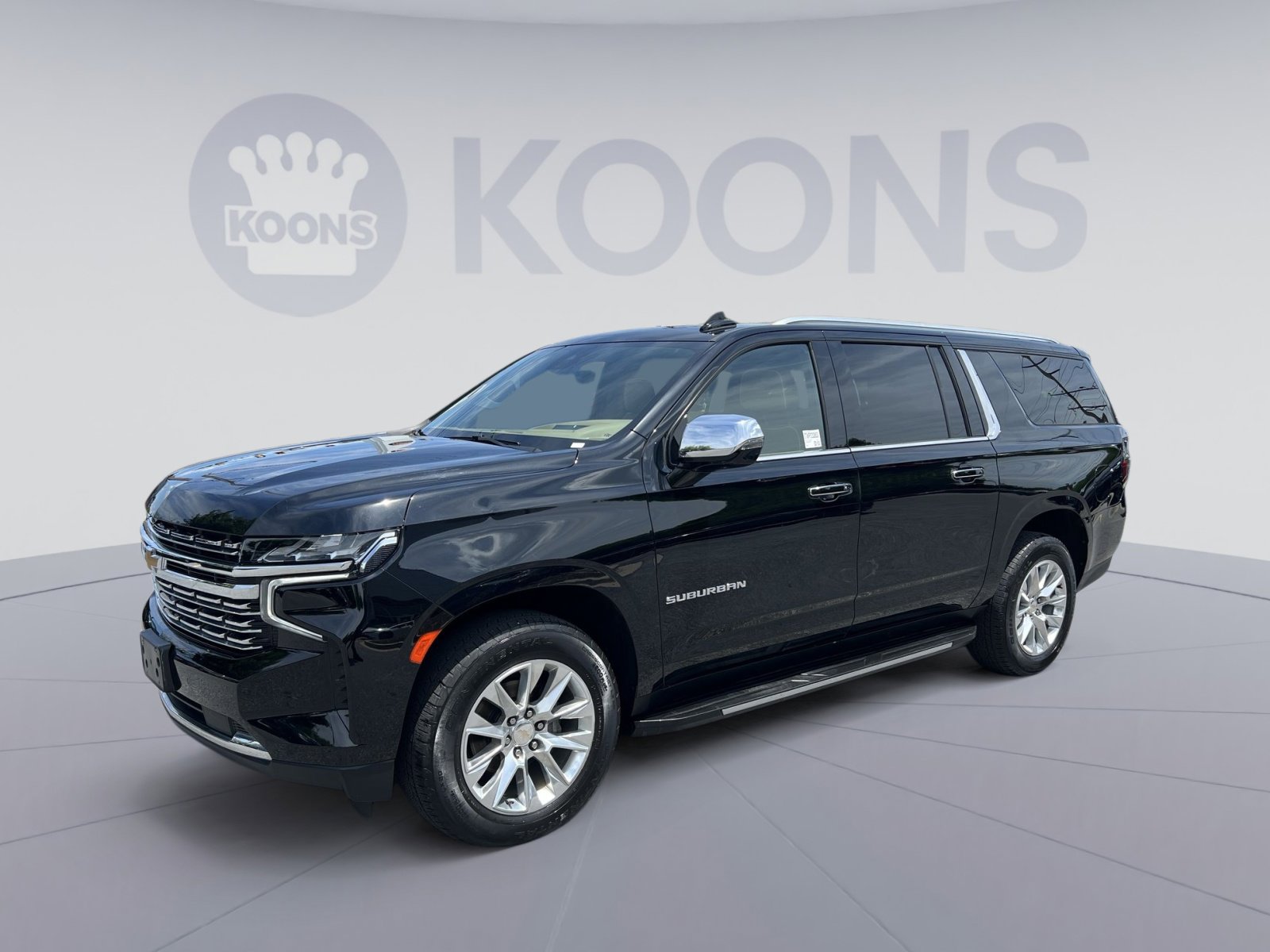 Used 2023 Chevrolet Suburban Premier w/ Premium Package 2