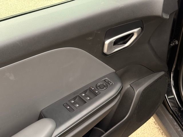 Used 2025 Kia K4 LXS image 23