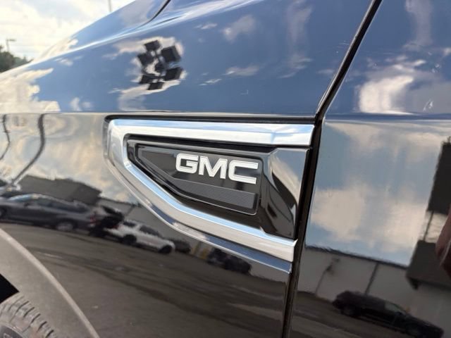 Used 2023 GMC Yukon XL Denali AWD/4WD image 14