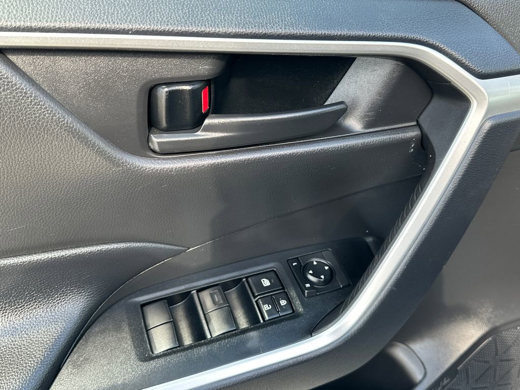 Used 2024 Toyota RAV4 LE image 15