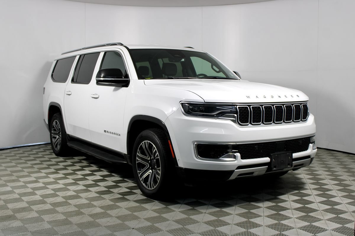 Used 2024 Jeep Wagoneer L Series II RWD image 1