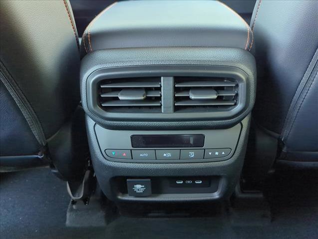 Used 2025 Honda Pilot TrailSport image 17