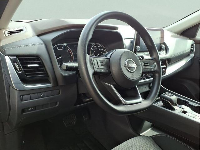 Used 2023 Nissan Rogue SV image 13