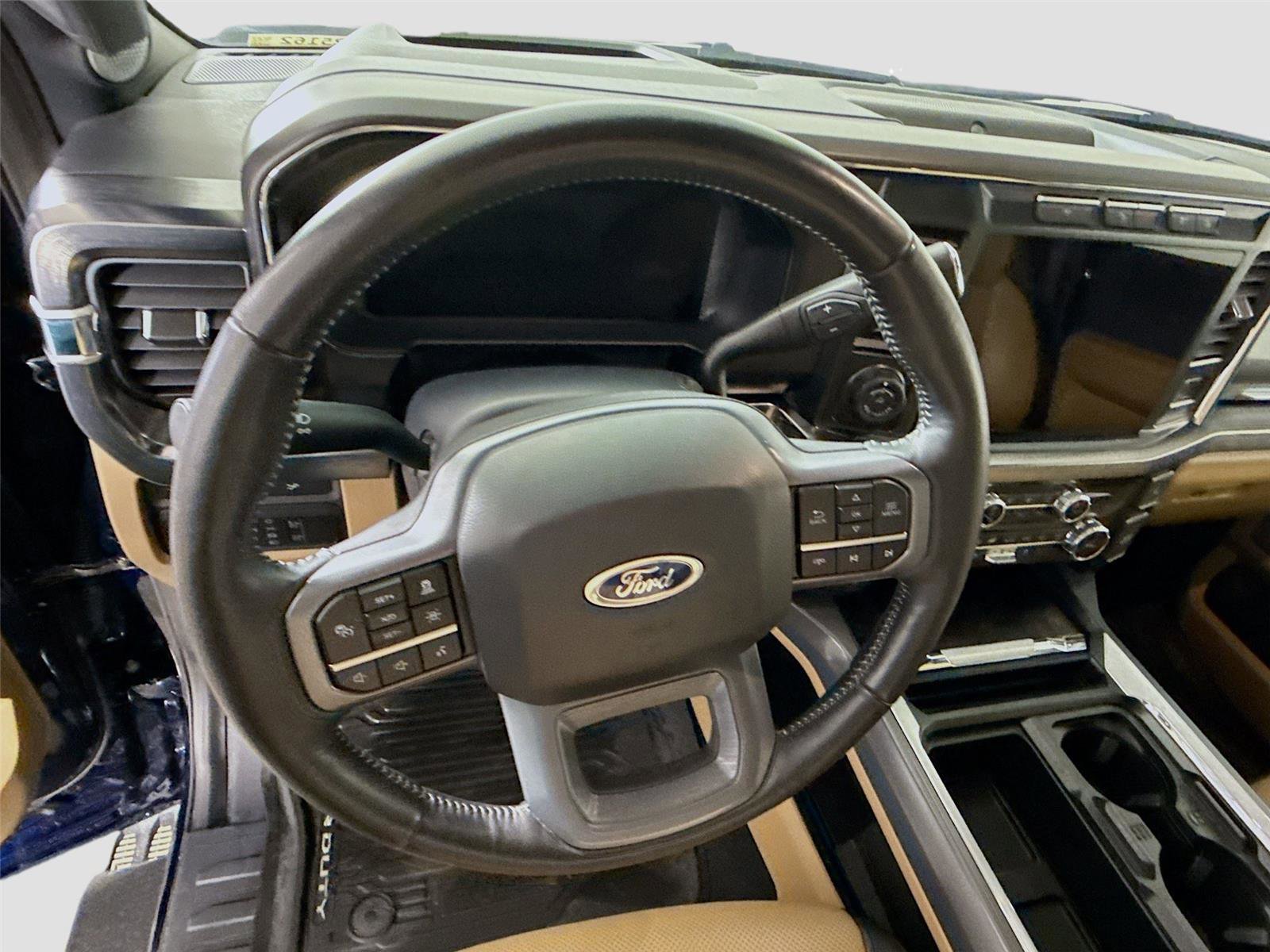 Used 2024 Ford F350 Lariat w/ Lariat Ultimate Package image 5