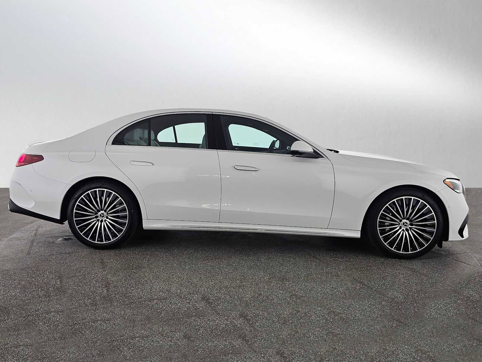New 2026 Mercedes-Benz E 450 4MATIC Sedan image 2