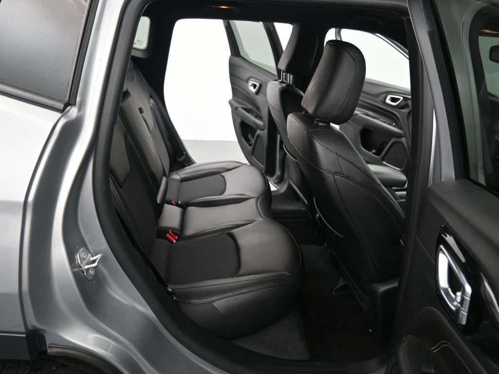 Used 2022 Jeep Compass Altitude image 12