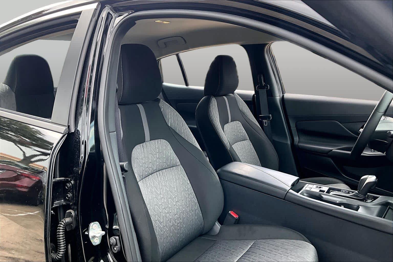 Certified 2026 Nissan Sentra SV w/ SV Convenience Package FWD image 9