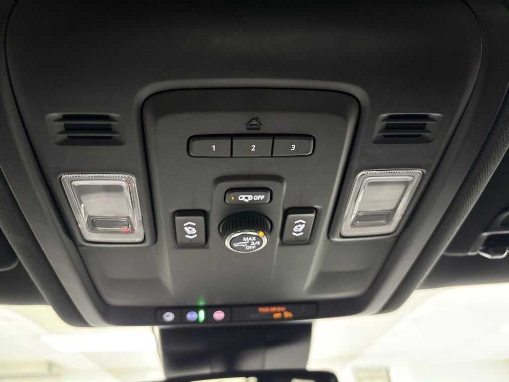 Used 2024 GMC Yukon SLT w/ SLT Luxury Package image 77