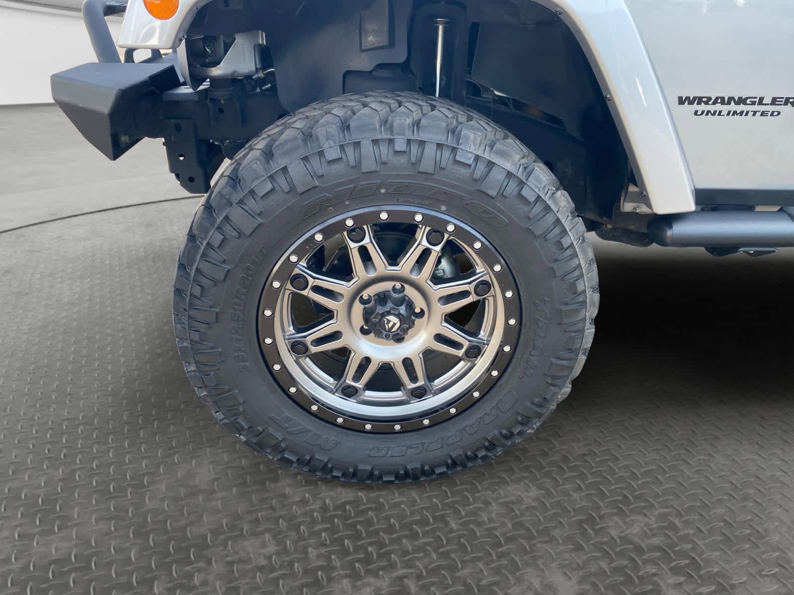 Used 2017 Jeep Wrangler Unlimited Rubicon w/ Connectivity Group AWD/4WD image 9