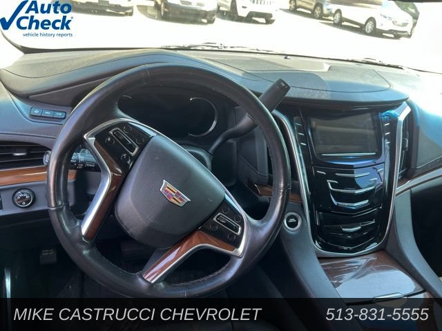Used 2019 Cadillac Escalade Luxury AWD/4WD image 7
