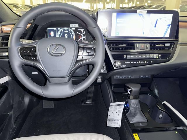 New 2025 Lexus ES 350 w/ Premium Package image 3