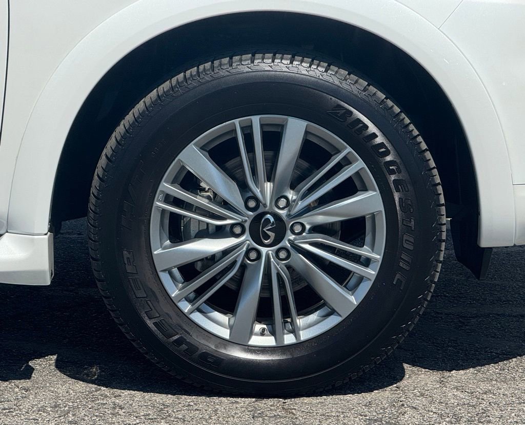 Used 2024 INFINITI QX80 Luxe w/ Cargo Package image 3