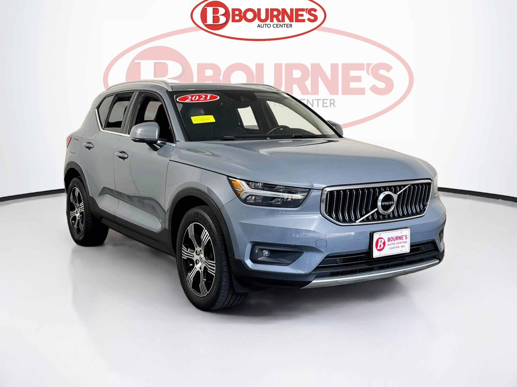 Used 2021 Volvo XC40 T5 Inscription w/ Protection Package Premier AWD/4WD image 1