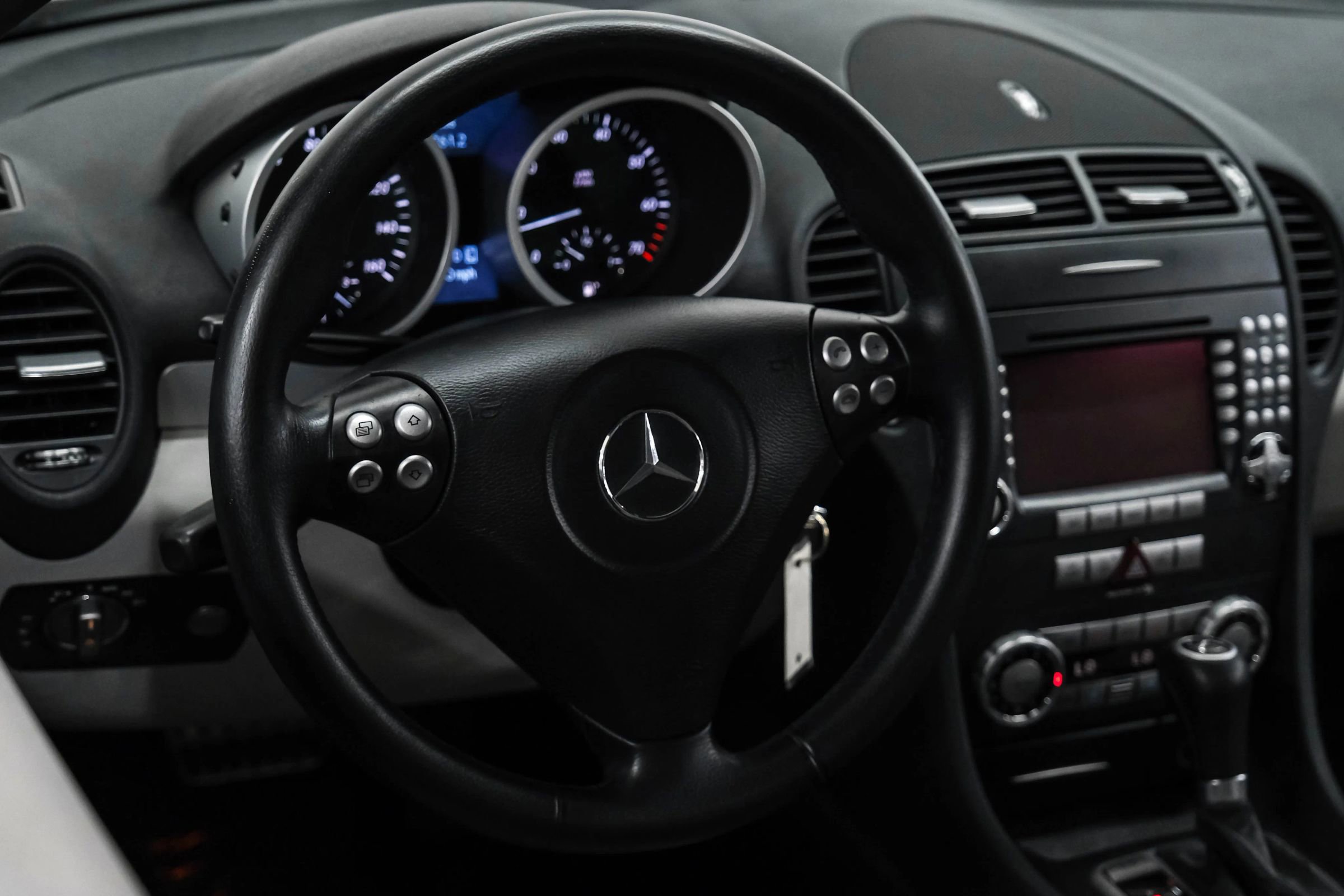 Used 2005 Mercedes-Benz SLK 350 image 18
