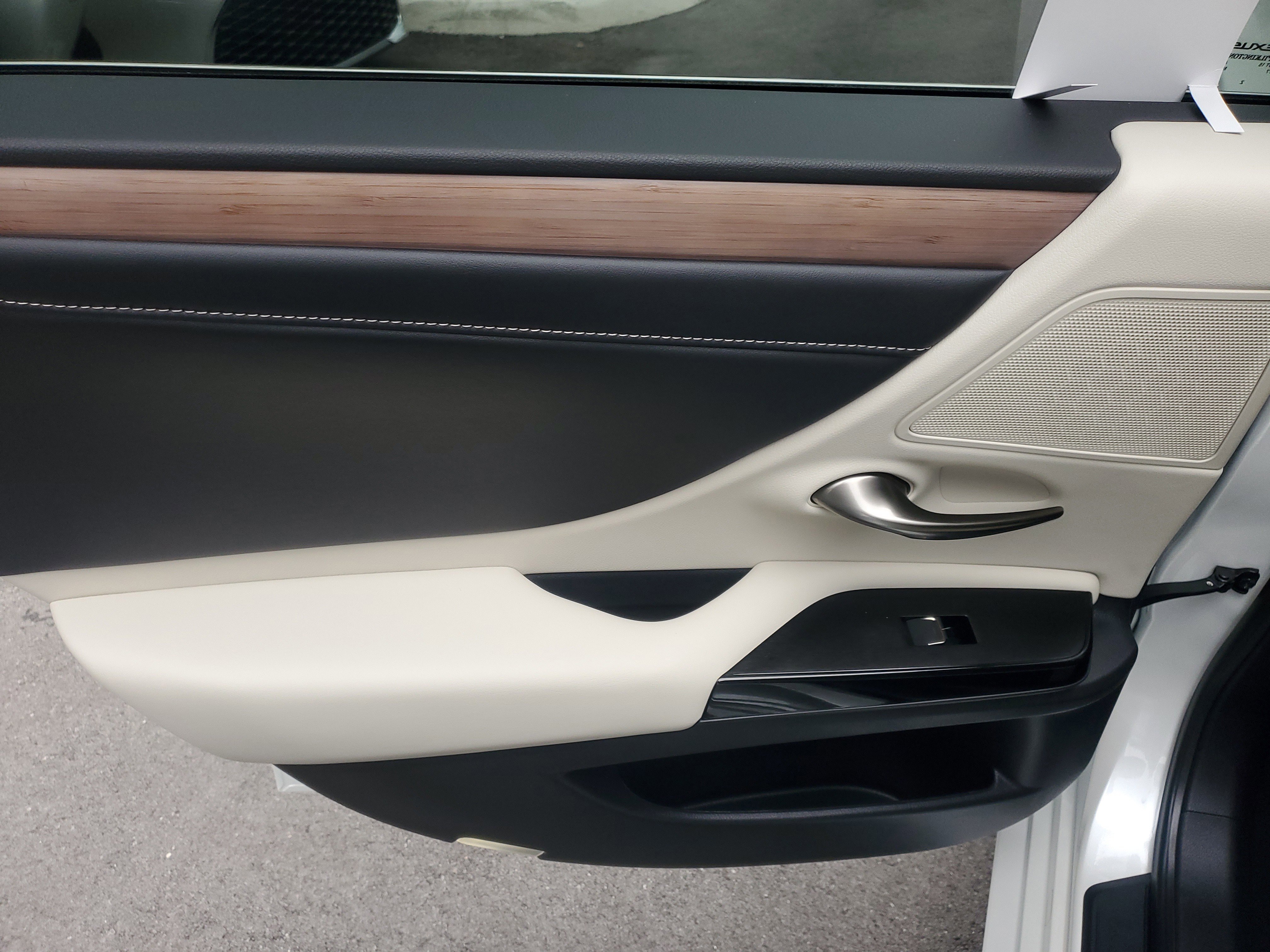 Used 2024 Lexus ES 350 w/ Premium Package image 13