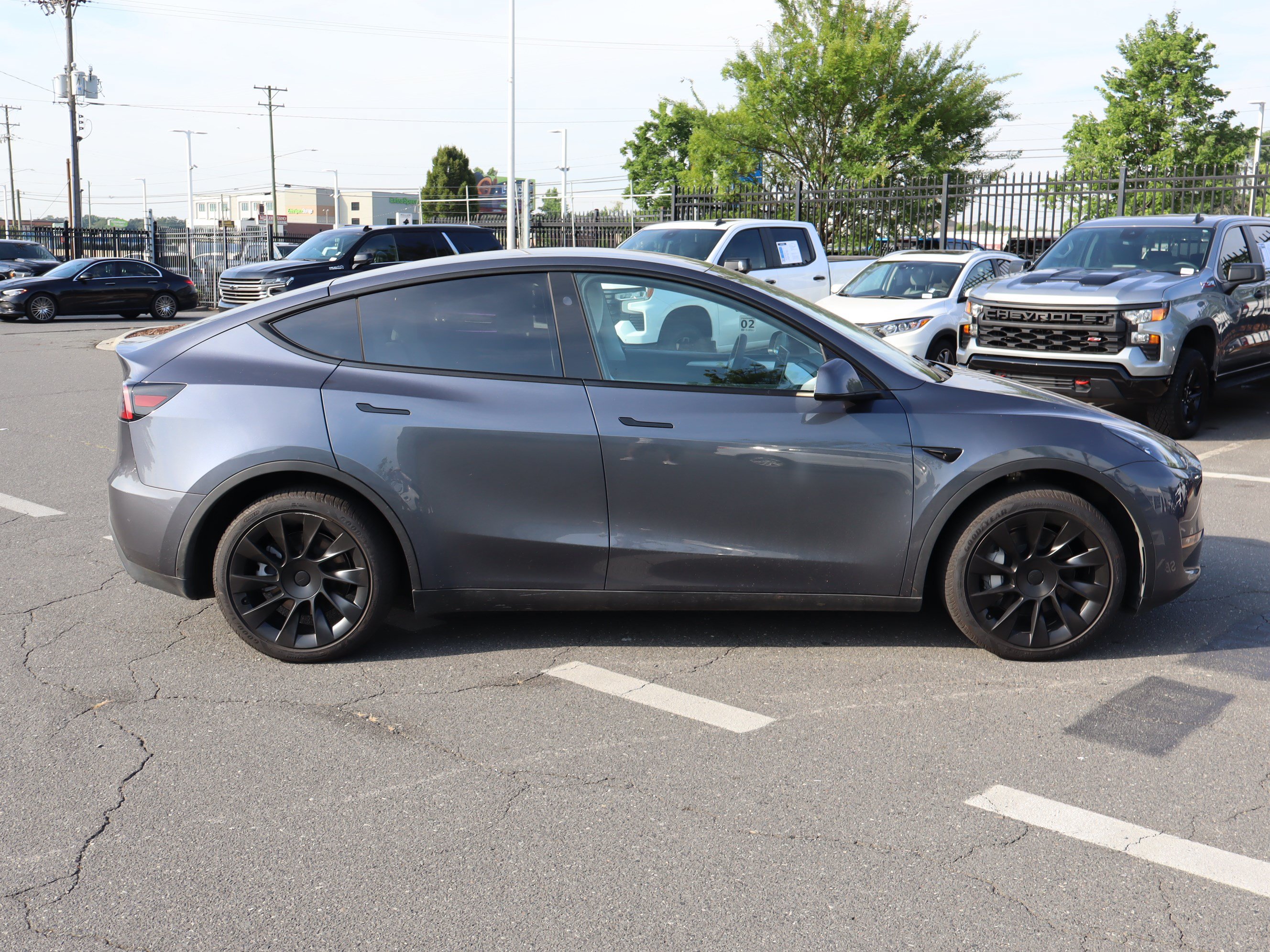 Used 2023 Tesla Model Y AWD image 11