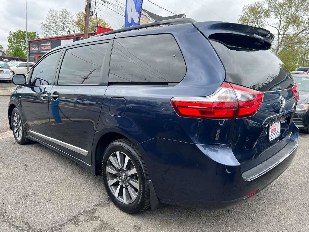 Used 2020 Toyota Sienna XLE w/ XLE Navigation Package AWD/4WD image 6
