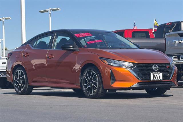 Used 2025 Nissan Sentra SR FWD image 2