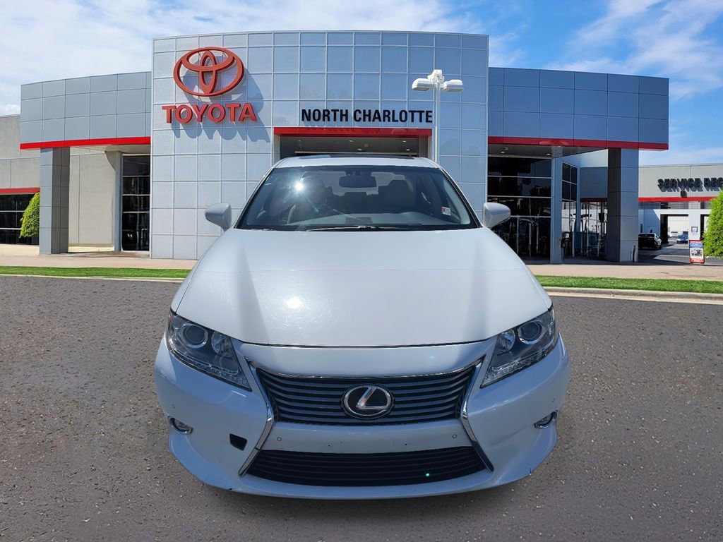 Used 2014 Lexus ES 350 350 w/ Luxury Package image 3